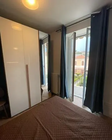 Residenza Marina 아파트 *
