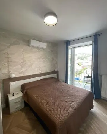 Residenza Marina 아파트 *